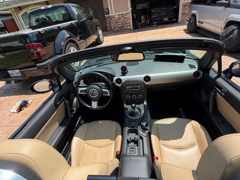 Used 2012 MAZDA MX-5 Miata Grand Touring w/ Premium Pkg RWD image 15
