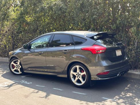 Used 2016 Ford Focus ST w/ Equipment Group 402A image 6