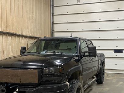 Used 2005 GMC Sierra 2500 SLT w/ Heavy-Duty Power Package