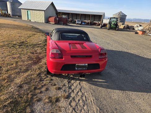 Used 2001 Toyota MR2 image 2