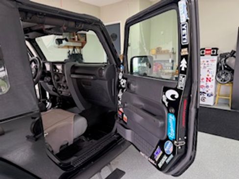 Used 2009 Jeep Wrangler X AWD/4WD image 11