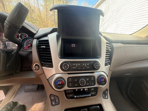 Used 2018 GMC Yukon XL SLT image 10