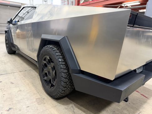 Used 2024 Tesla Cybertruck Cyberbeast AWD/4WD image 32