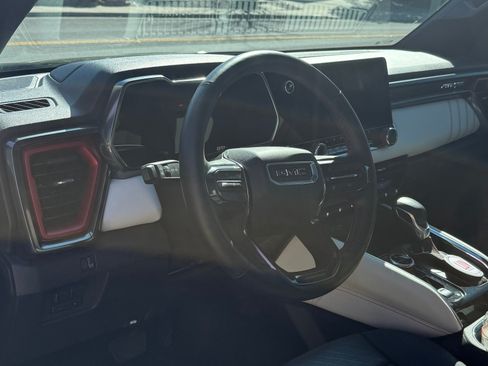 Used 2023 GMC Canyon AT4X image 16