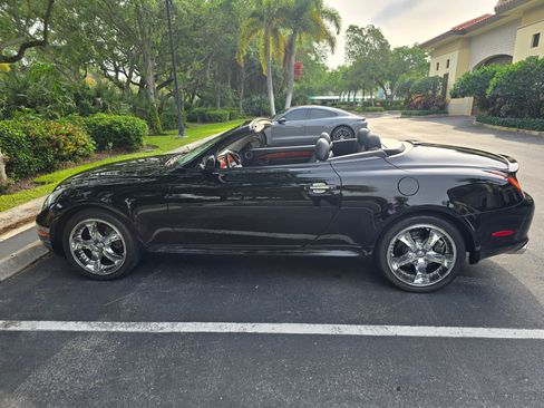 Used 2002 Lexus SC 430 Convertible image 2