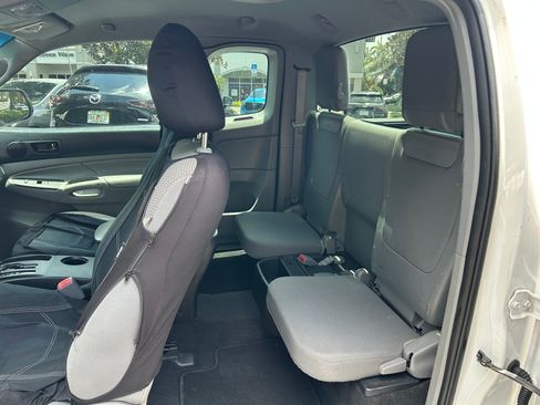 Used 2014 Toyota Tacoma 2WD Access Cab image 11