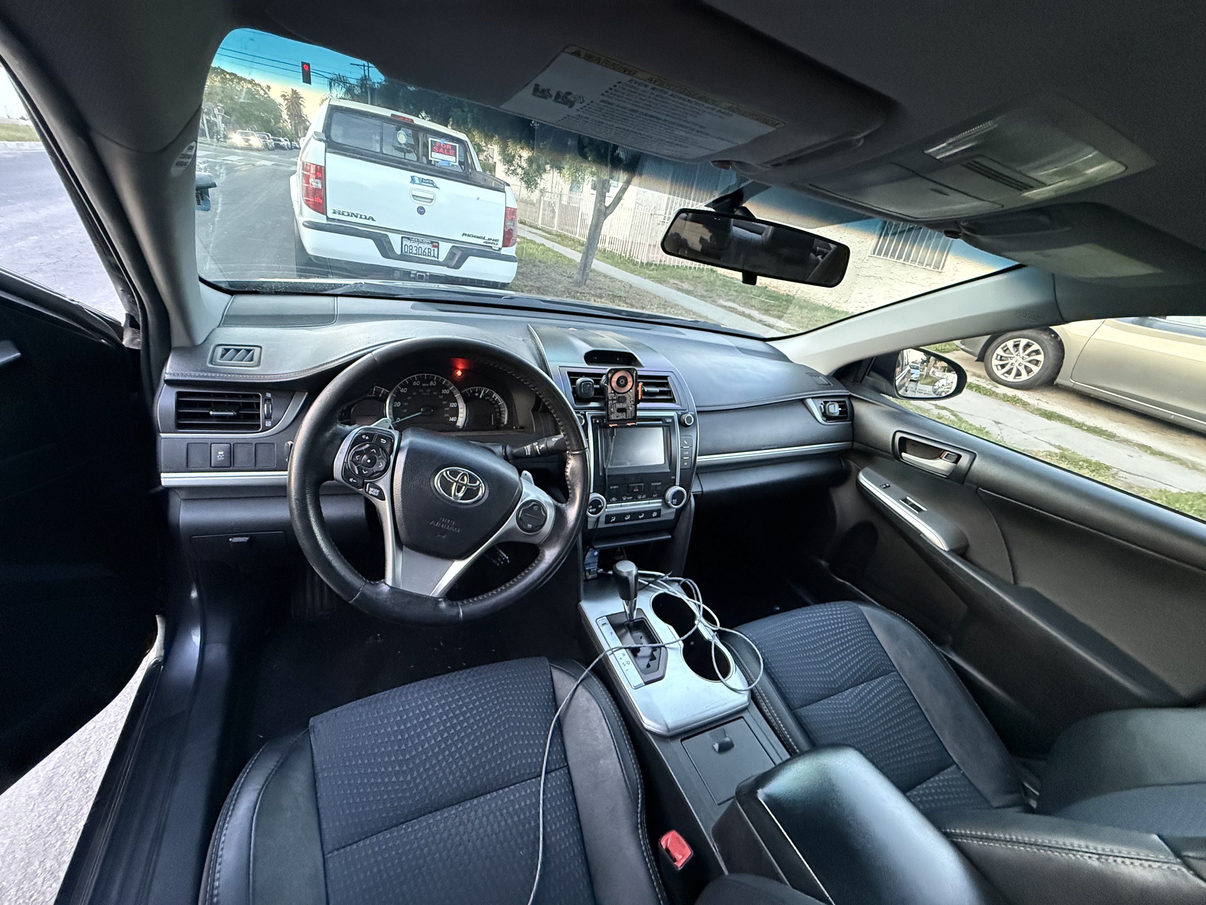 Used 2013 Toyota Camry SE FWD image 11