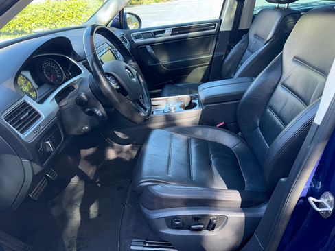Used 2016 Volkswagen Touareg Executive image 14