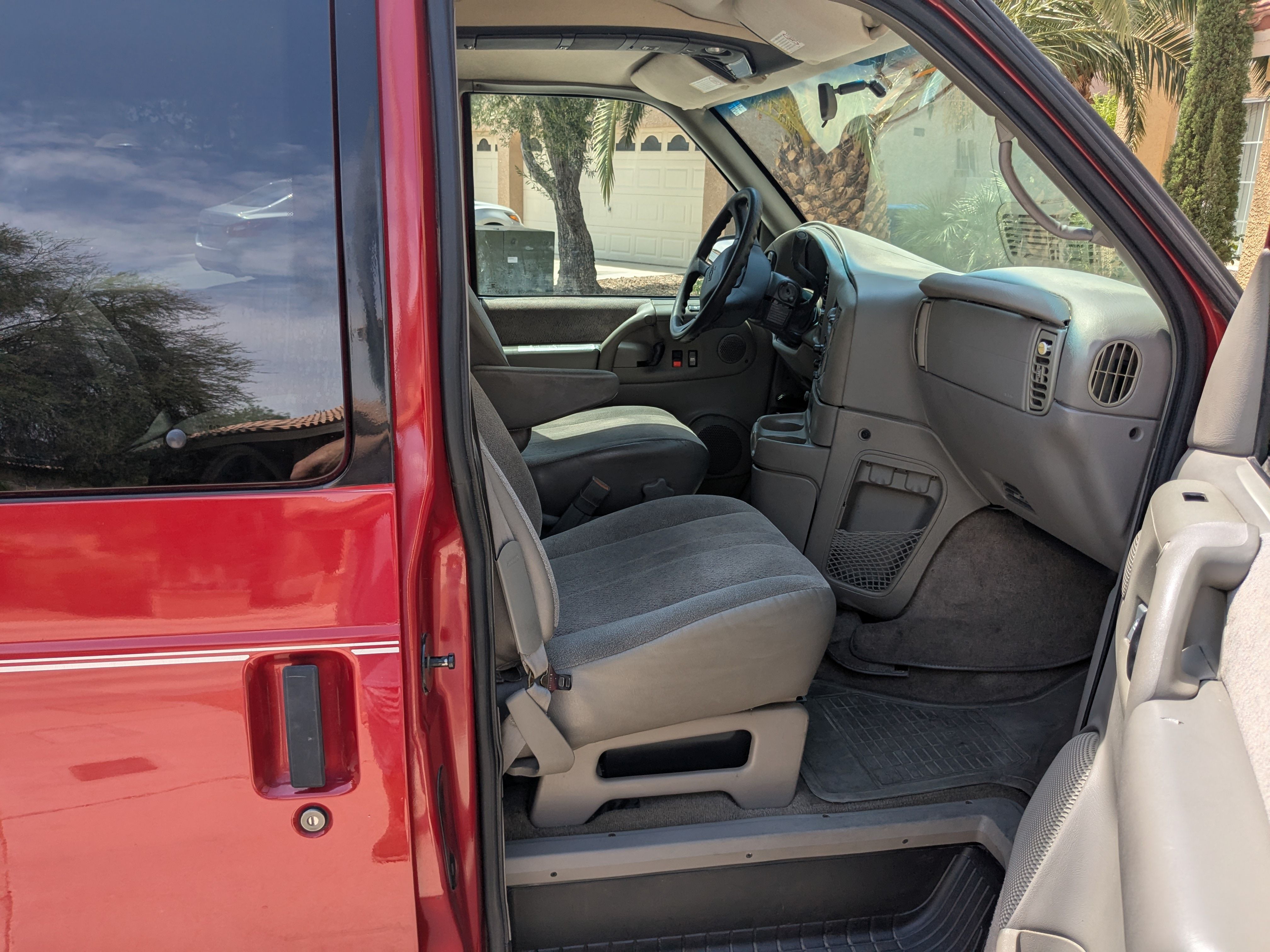 Used 2001 Chevrolet Astro Passenger RWD image 9