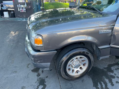 Used 2010 Ford Ranger XLT image 4