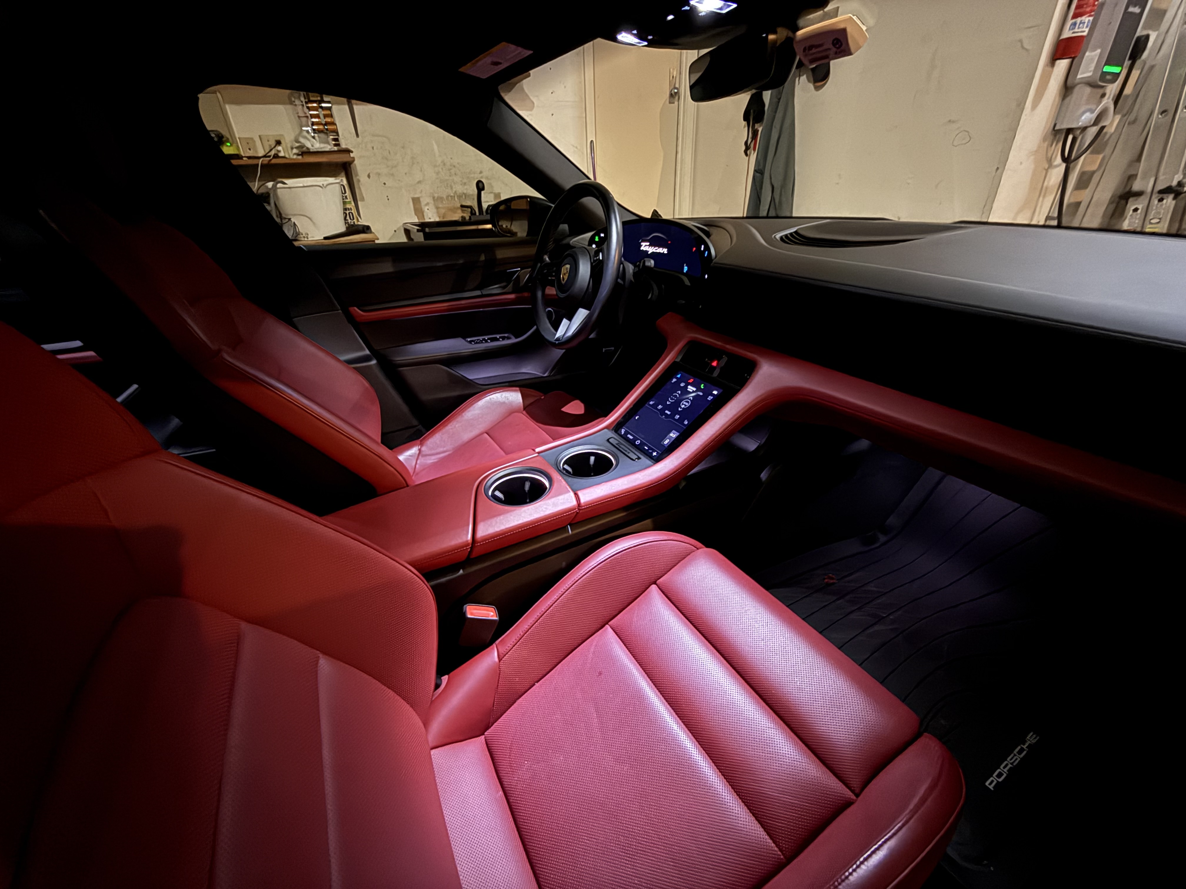 Used 2021 Porsche Taycan RWD image 10