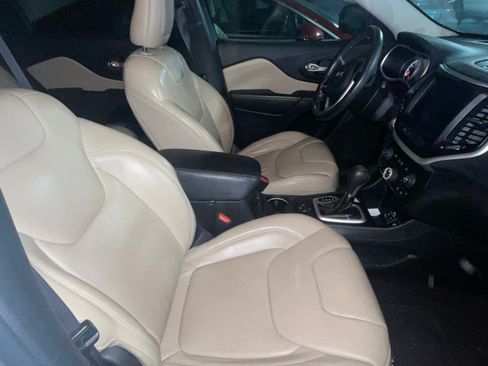 Used 2015 Jeep Cherokee Limited w/ Luxury Group FWD image 10