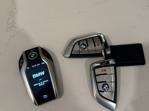 Used 2017 BMW 750i xDrive image 20