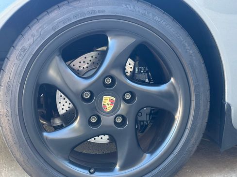 Used 2001 Porsche 911 Carrera 4 image 17