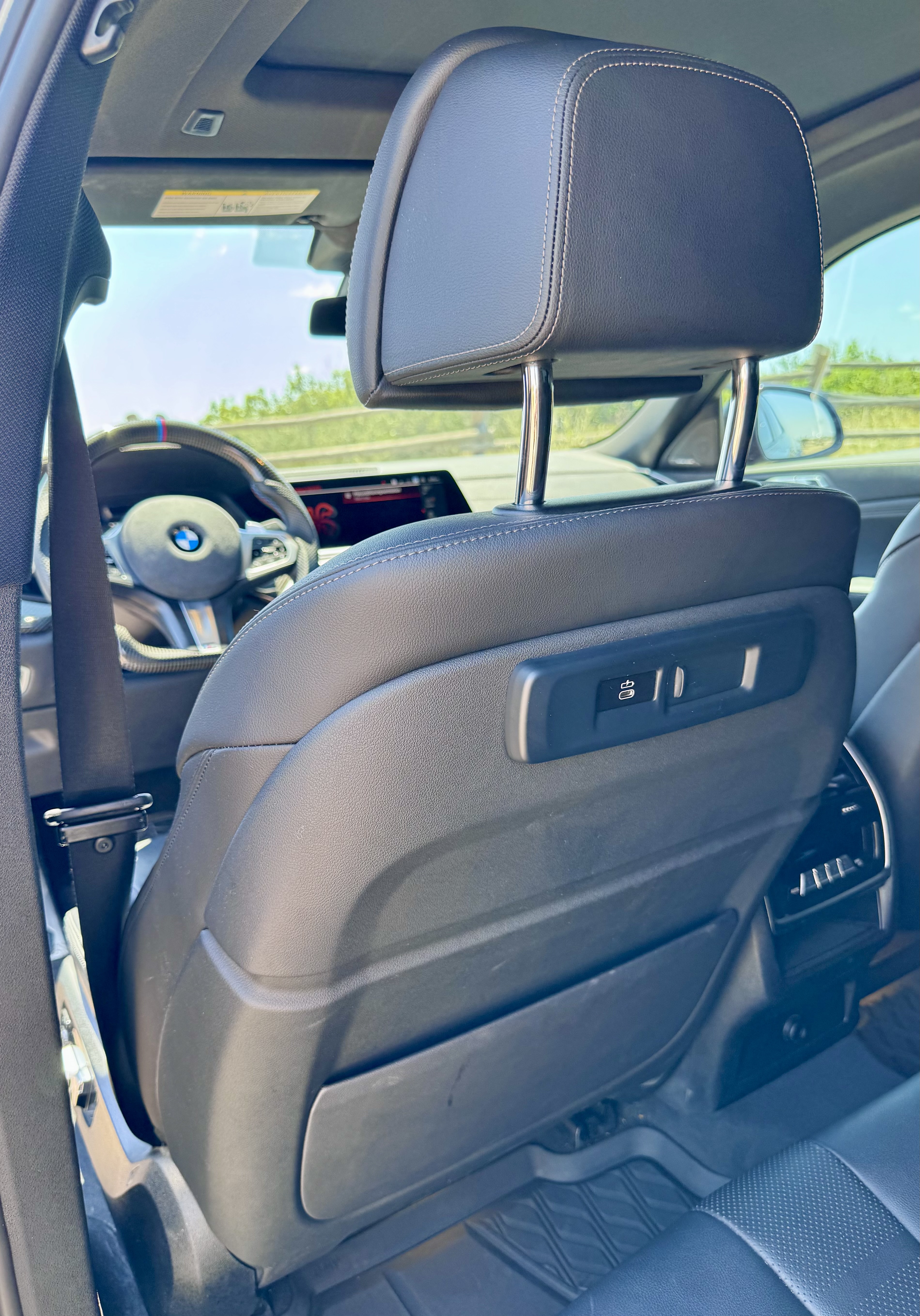 Used 2021 BMW X6 M50i AWD/4WD image 11