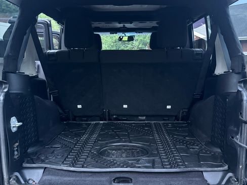 Used 2016 Jeep Wrangler Unlimited Sport w/ Quick Order Package 23S AWD/4WD image 9