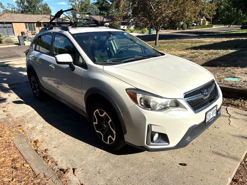 Used 2016 Subaru Crosstrek 2.0i Premium AWD/4WD image 1