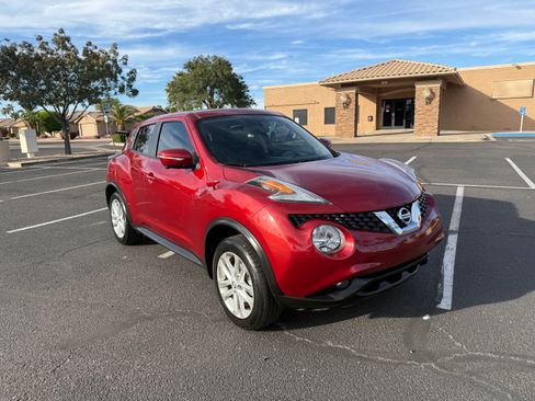 Used 2016 Nissan Juke SL image 2