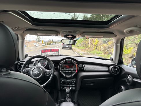 Used 2015 MINI Cooper 2-Door Hardtop image 11