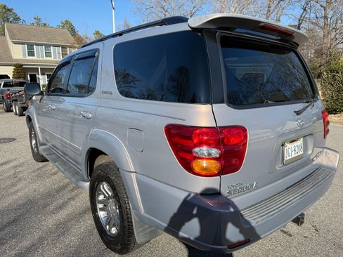 Used 2001 Toyota Sequoia Limited image 4