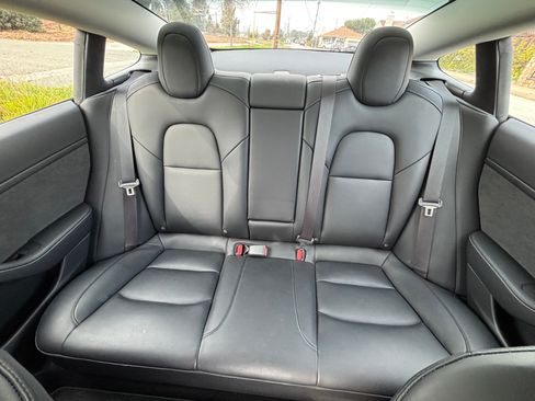 Used 2023 Tesla Model 3 Standard Range image 12