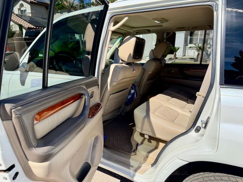 Used 2004 Lexus LX 470 4WD image 12