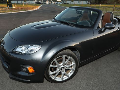 Used 2014 MAZDA MX-5 Miata Grand Touring image 27