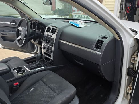 Used 2010 Dodge Charger SXT image 8