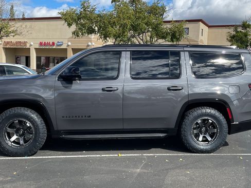 Used 2023 Jeep Wagoneer Series II image 9