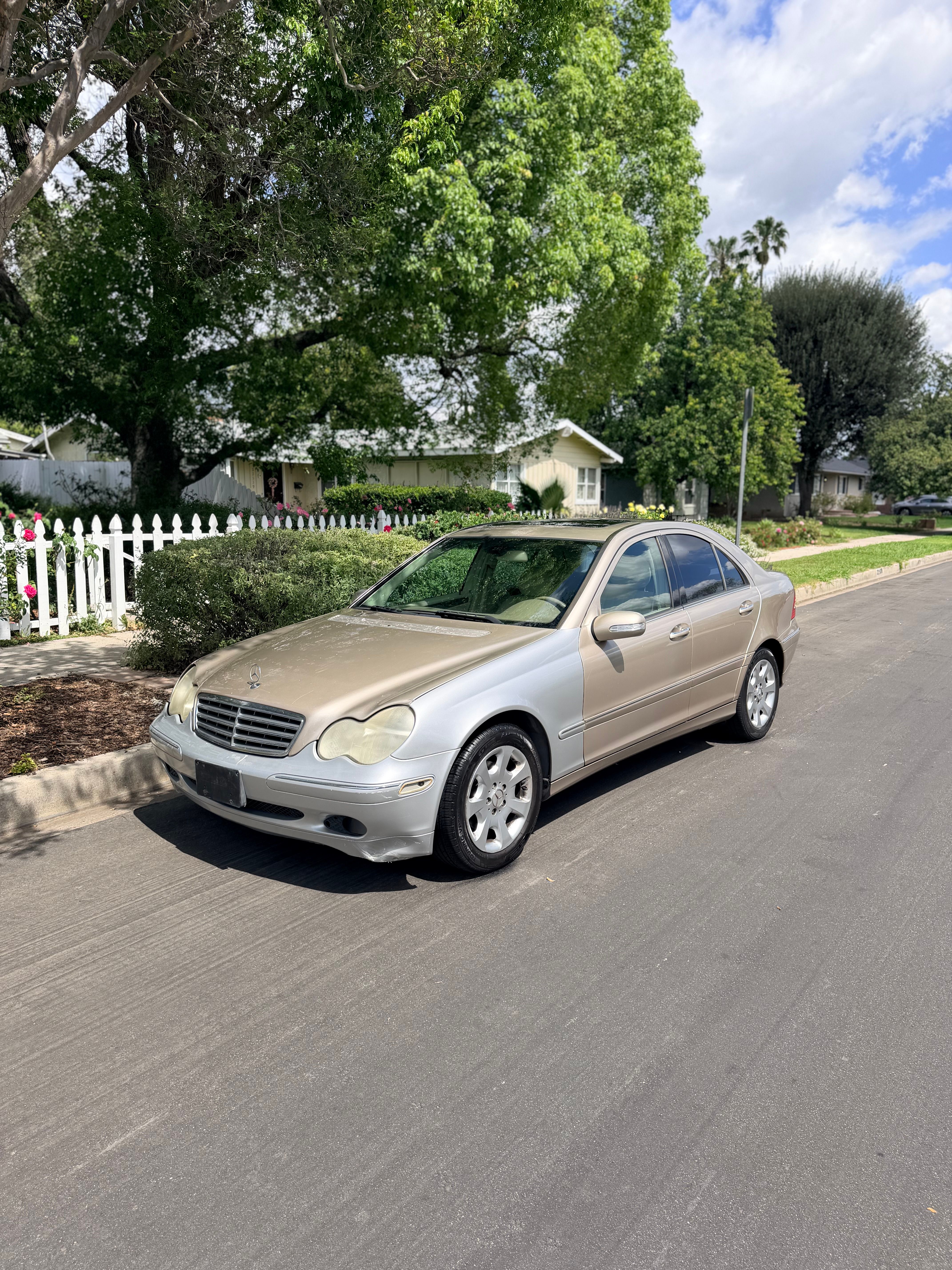 Used 2005 Mercedes-Benz C 240 Sedan image 1