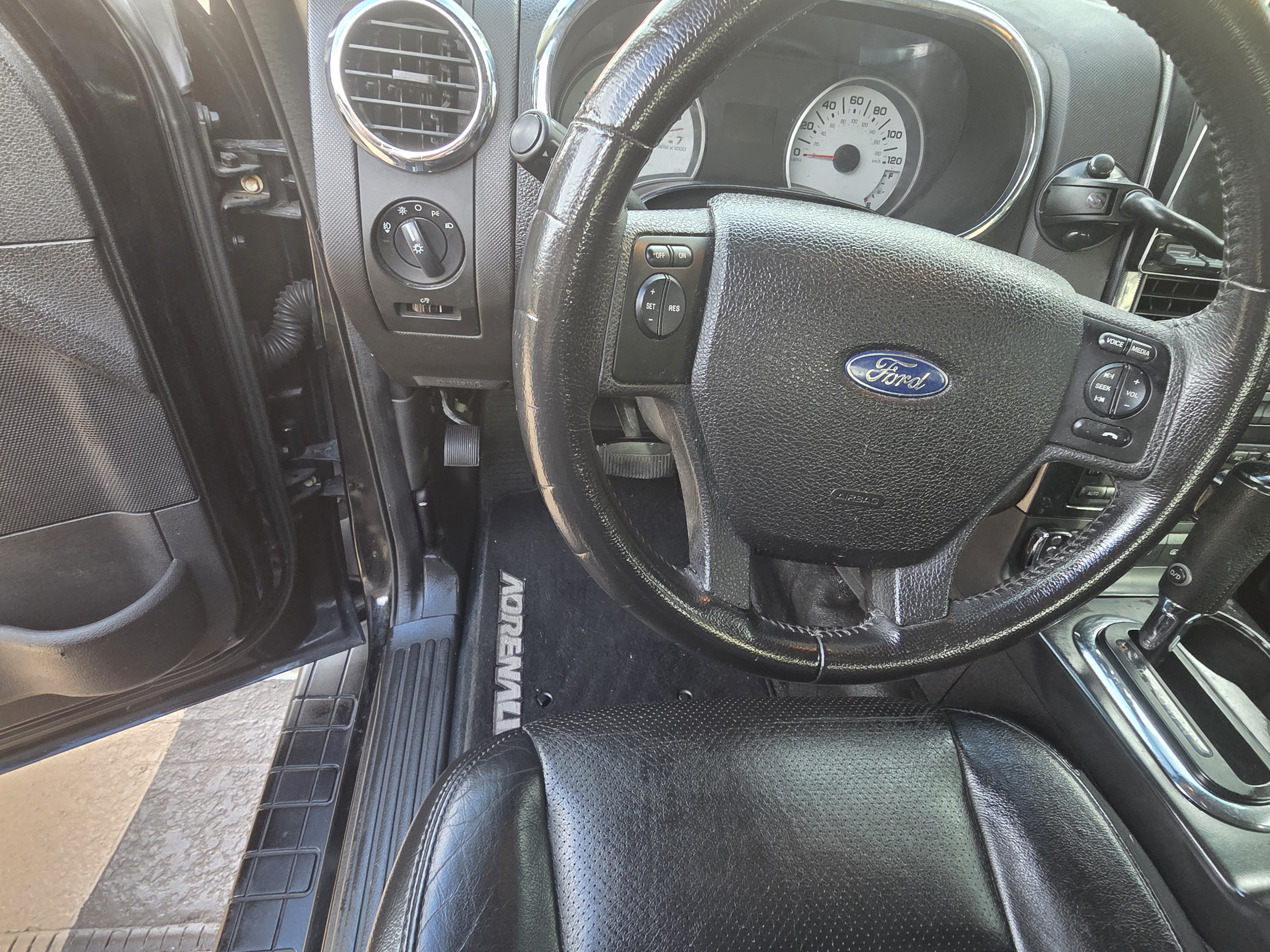 Used 2010 Ford Explorer Sport Trac Limited RWD image 21