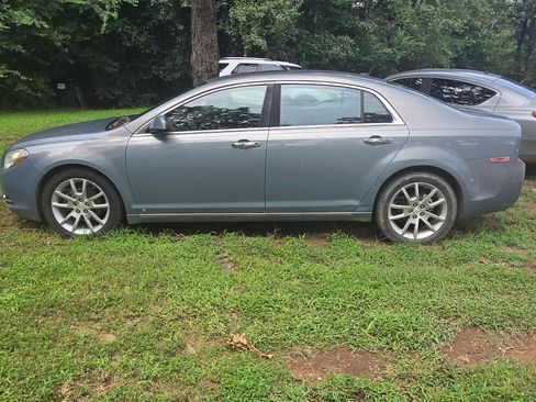 Used 2009 Chevrolet Malibu LTZ w/ HFV6 Engine Package image 1