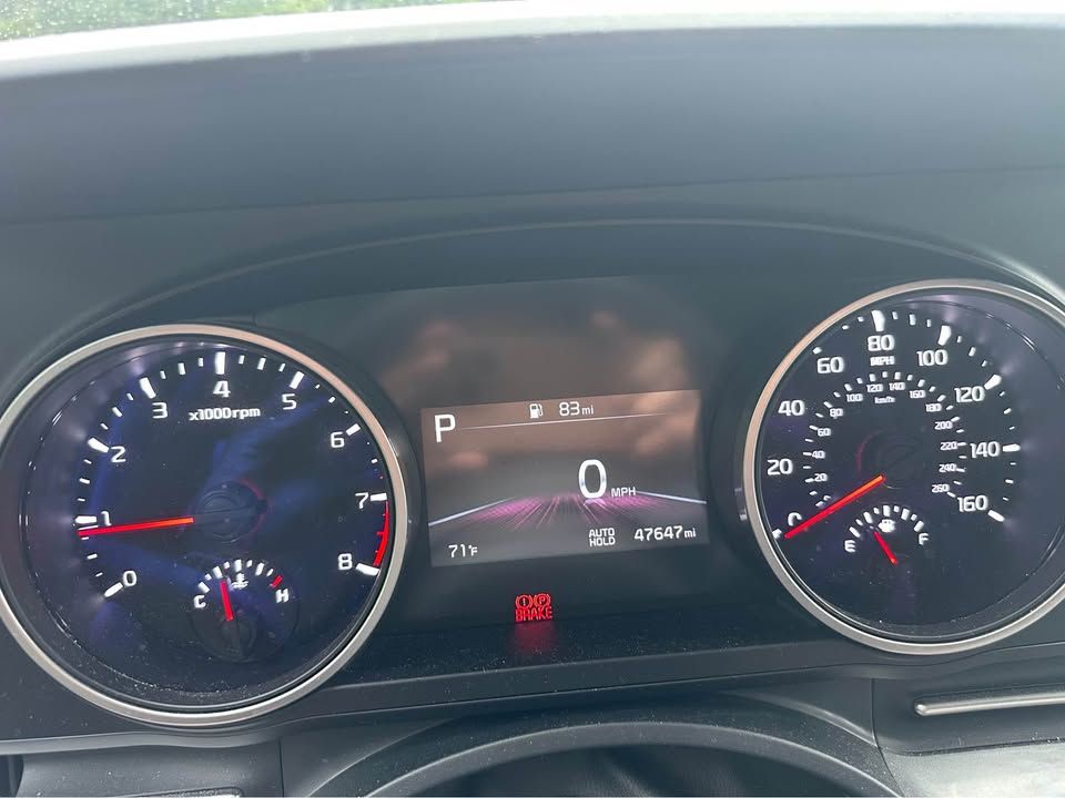 Used 2024 Kia Carnival LX FWD image 9