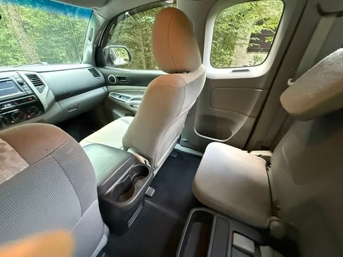 Used 2013 Toyota Tacoma 4x4 Access Cab V6 w/ SR5 Pkg image 15