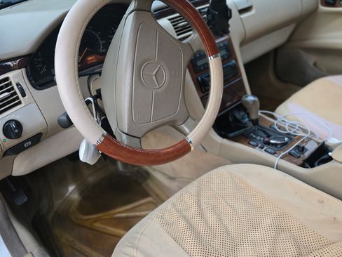 Used 1998 Mercedes-Benz E 320 4MATIC Sedan image 4