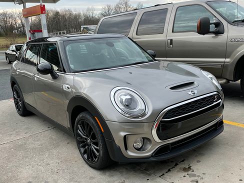 Used 2016 MINI Cooper Clubman S FWD image 1