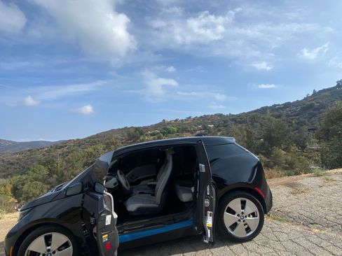 Used 2016 BMW i3 w/ Range Extender RWD image 10