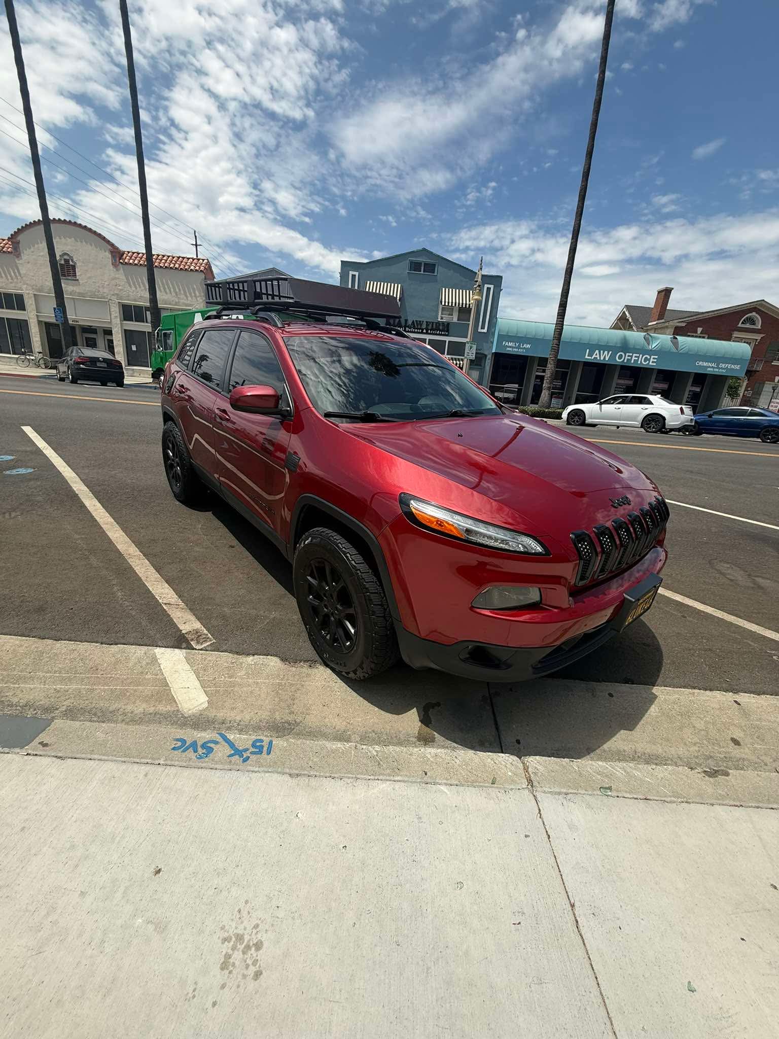 Used 2015 Jeep Cherokee Latitude FWD image 2