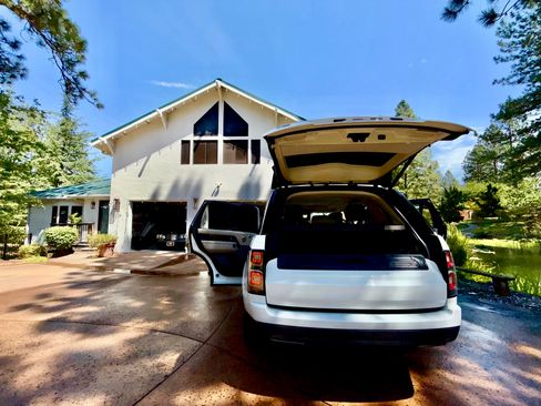 Used 2020 Land Rover Range Rover Long Wheelbase HSE image 14