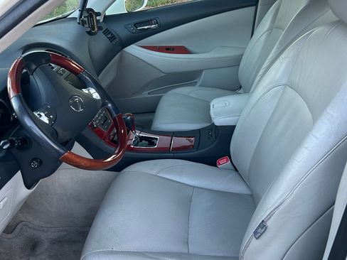 Used 2007 Lexus ES 350 w/ Premium Plus Pkg FWD image 4