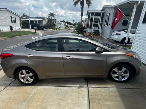 Used 2013 Hyundai Elantra GLS w/ Preferred Pkg FWD image 1