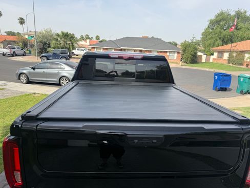 Used 2022 GMC Sierra 1500 AT4X image 18