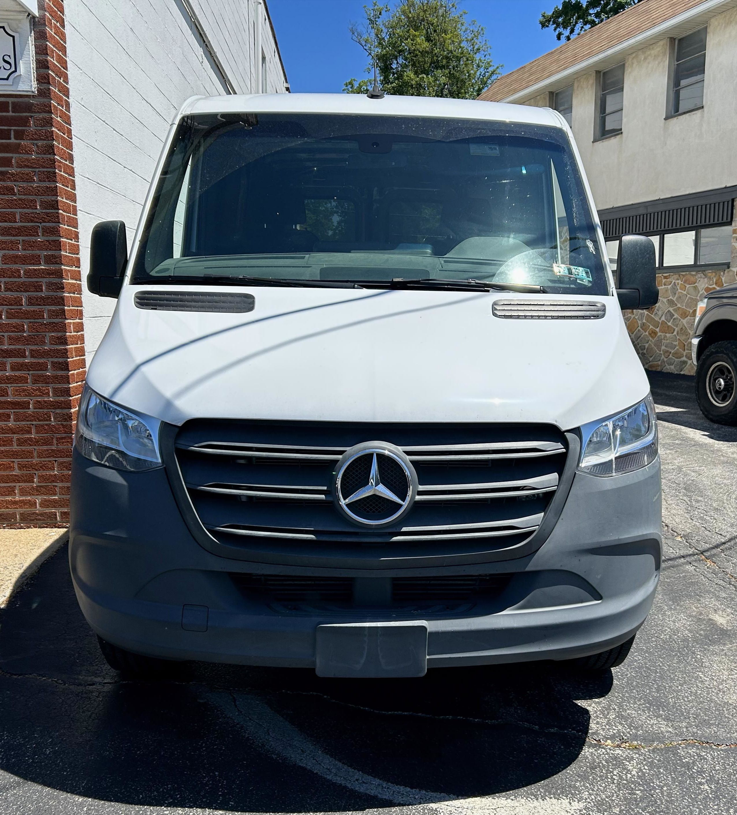 Used 2021 Mercedes-Benz Sprinter 1500 image 2