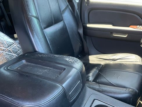 Used 2007 GMC Yukon SLT w/ SLT Preferred Equipment Group RWD image 8