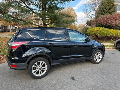 Used 2017 Ford Escape SE image 8