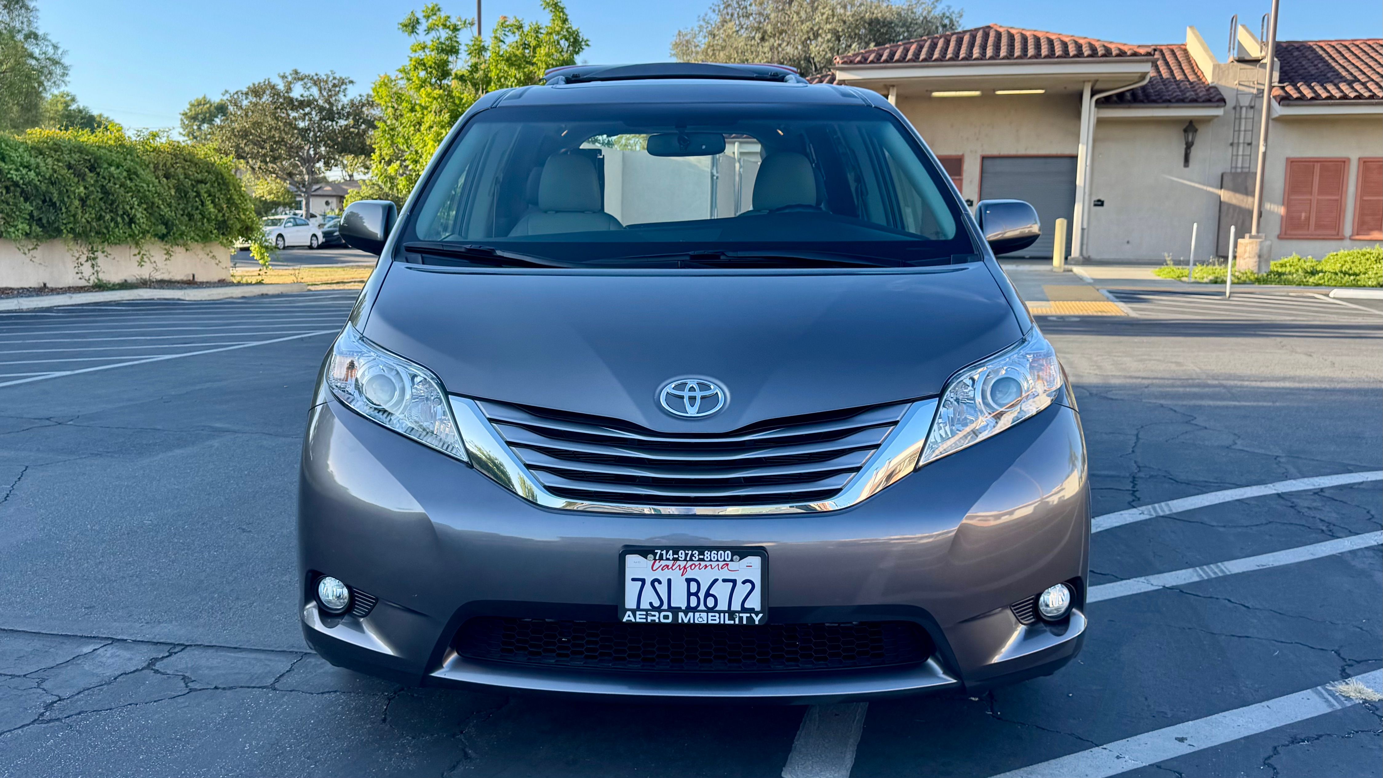 Used 2016 Toyota Sienna XLE w/ XLE Navigation Package FWD image 10