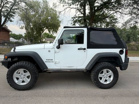 Used 2012 Jeep Wrangler Sport AWD/4WD image 4