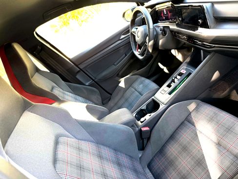 Used 2022 Volkswagen GTI S image 10