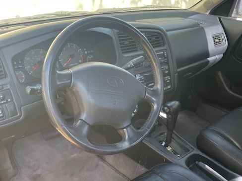 Used 1999 INFINITI G20 image 4