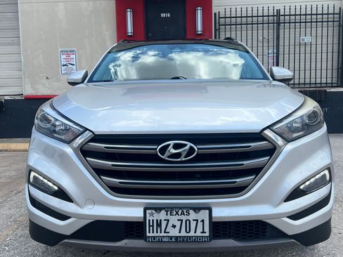 Used 2016 Hyundai Tucson Limited w/ Option Group 03 FWD image 8